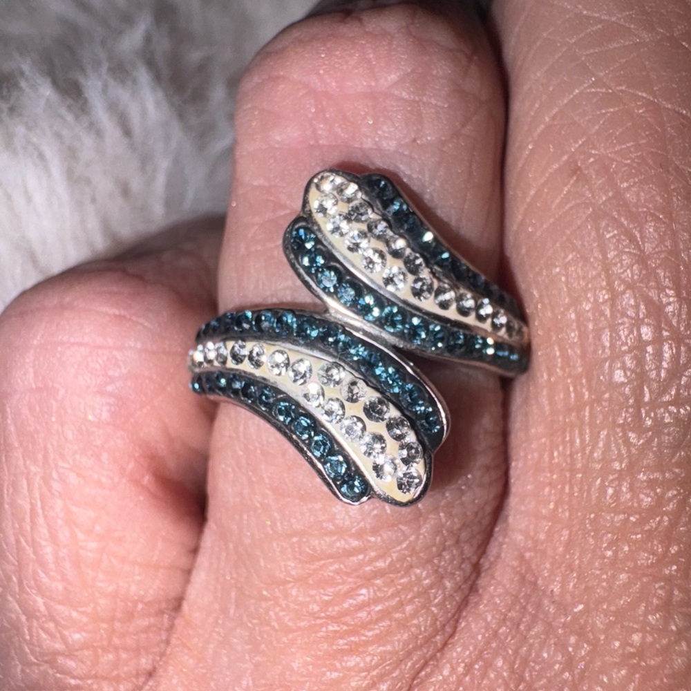 Sterling Silver 925. Diamond & blue Pavey Topaz Ring Sz 7.25
